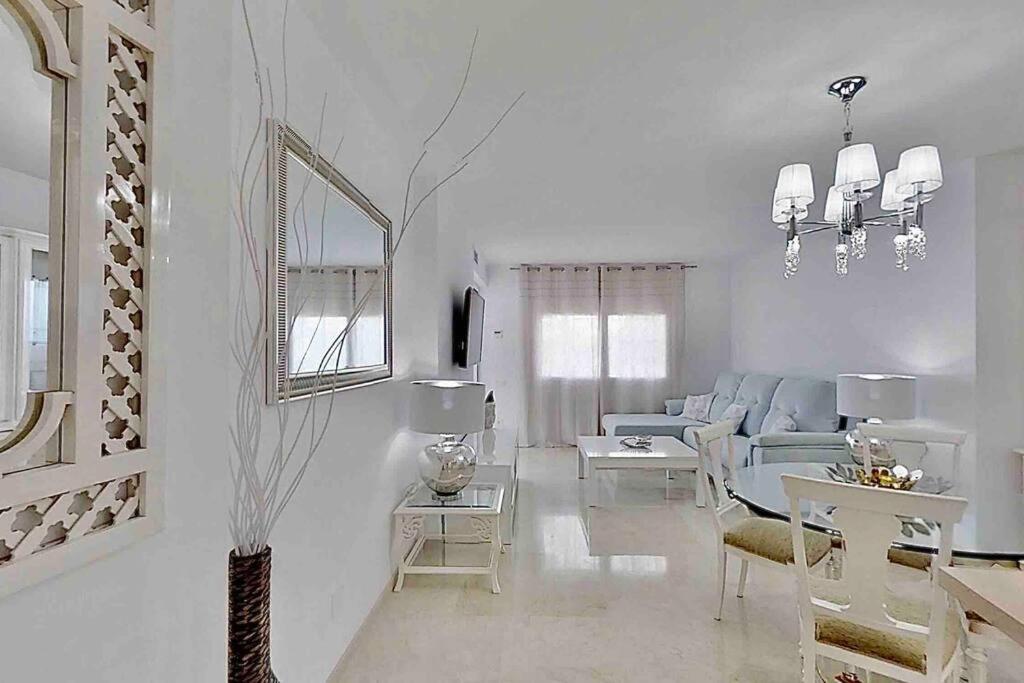 Puerto Ideal Location Estepona